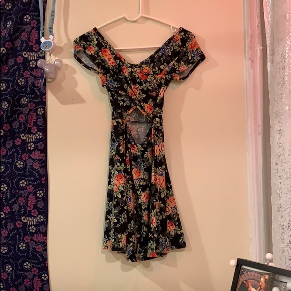 Dress - Picture 2 of 3